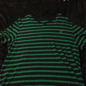 Men’s v-neck t-shirt